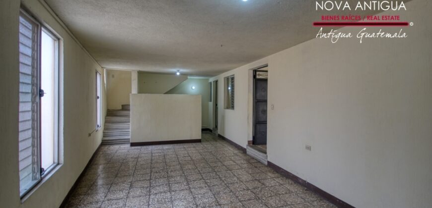 J284 – 3 bedroom house unfurnished