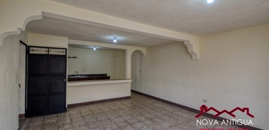 J284 – Casa 3 habitaciones sin muebles