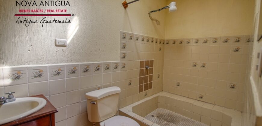 J284 – 3 bedroom house unfurnished