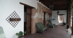 A3054 – Casa en renta a 3 cuadras del parque