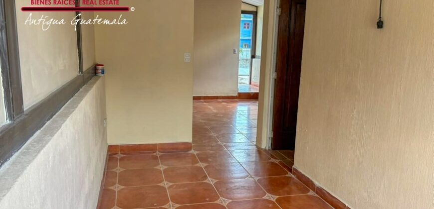 F316 – Casa en renta 3 habitaciones sin muebles