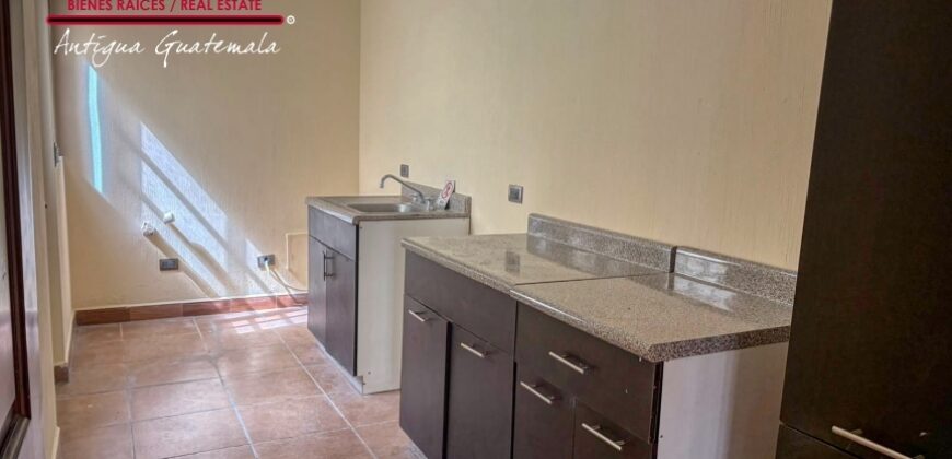 F316 – Casa en renta 3 habitaciones sin muebles