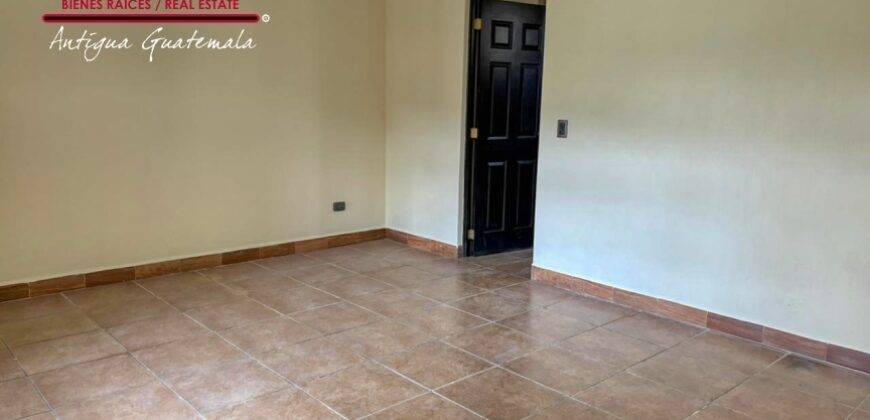 F316 – 3 Bedroom House Unfurnished