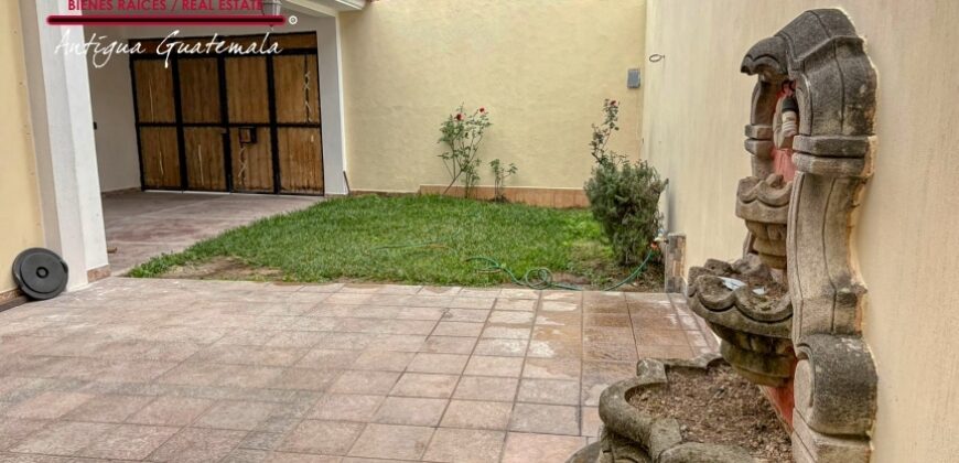 F316 – Casa en renta 3 habitaciones sin muebles