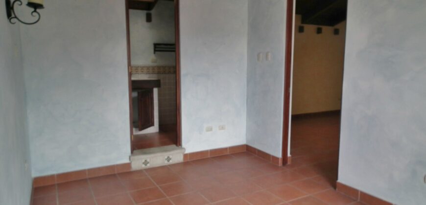 F350 – Casa en renta sin muebles de 3 habitaciones