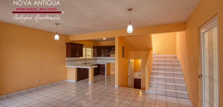 F325 – 2 bedroom house unfurnished