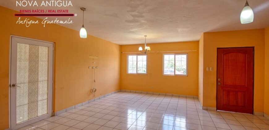 F325 – 2 bedroom house unfurnished