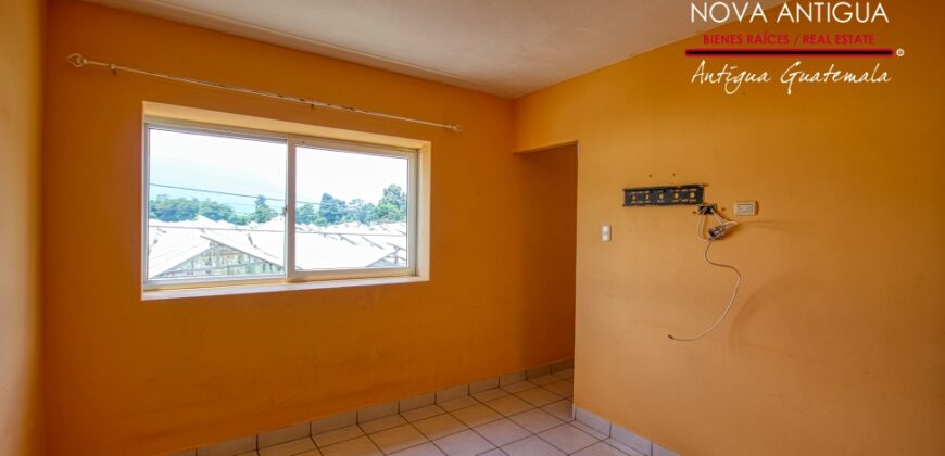 F325 – 2 bedroom house unfurnished