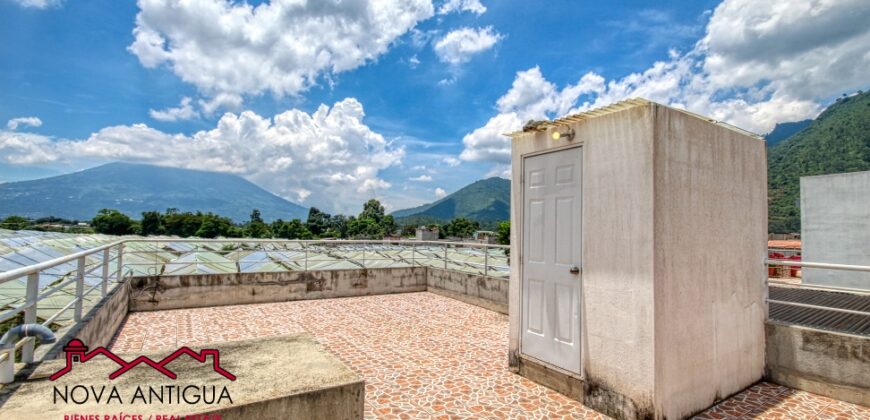 F325 – 2 bedroom house unfurnished