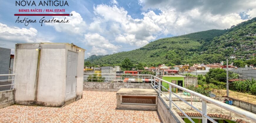 F325 – 2 bedroom house unfurnished