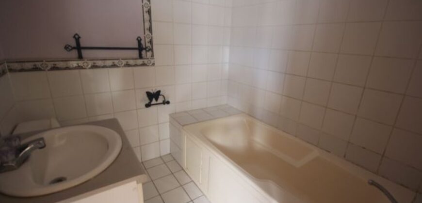 I301 – 4 bedroom house unfurnished