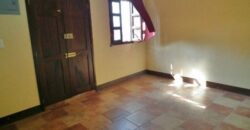 J302 – Casa en renta 5 habitaciones sin muebles en San Miguel Escobar