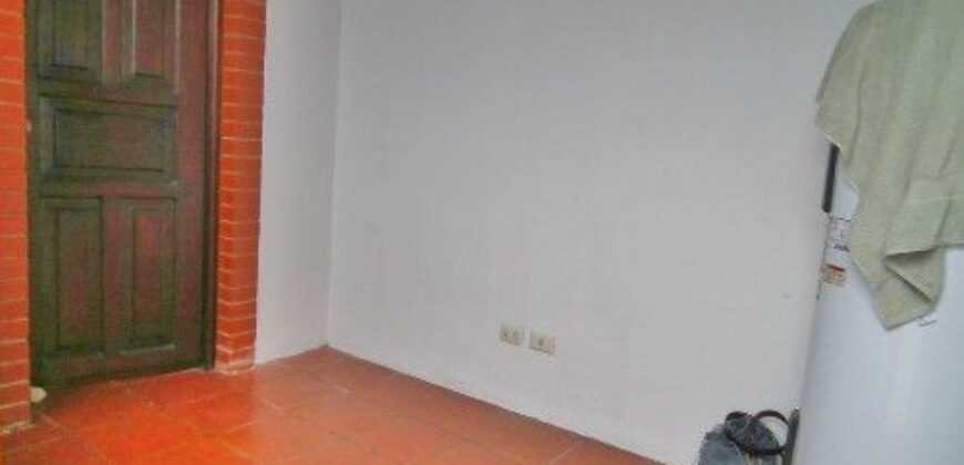 A3075 – House for rent unfurnished ten ambiences