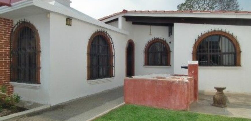 A3075 – House for rent unfurnished ten ambiences