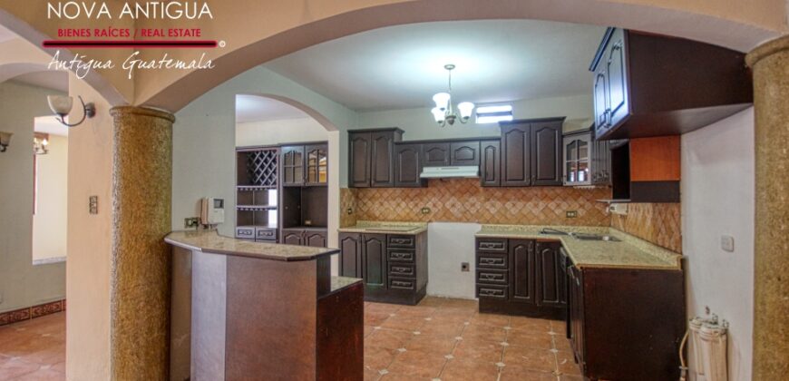 D269 – 5 bedroom house unfurnished