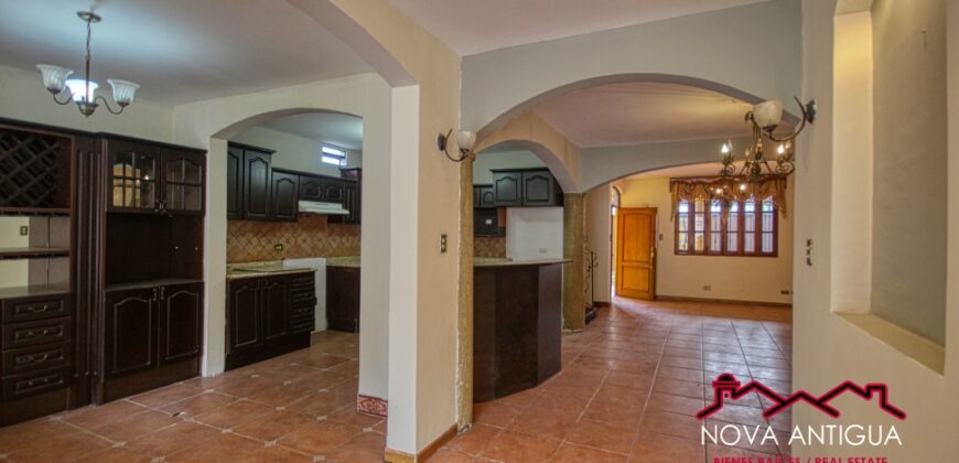 D269 – 5 bedroom house unfurnished