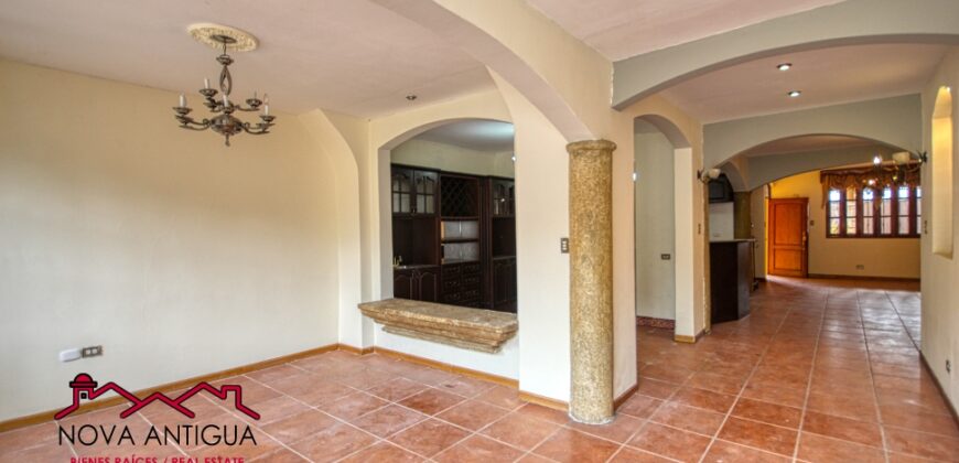 D269 – 5 bedroom house unfurnished