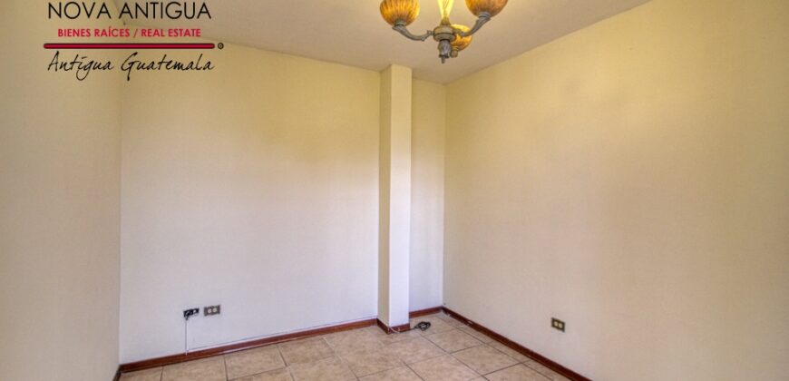 D269 – 5 bedroom house unfurnished