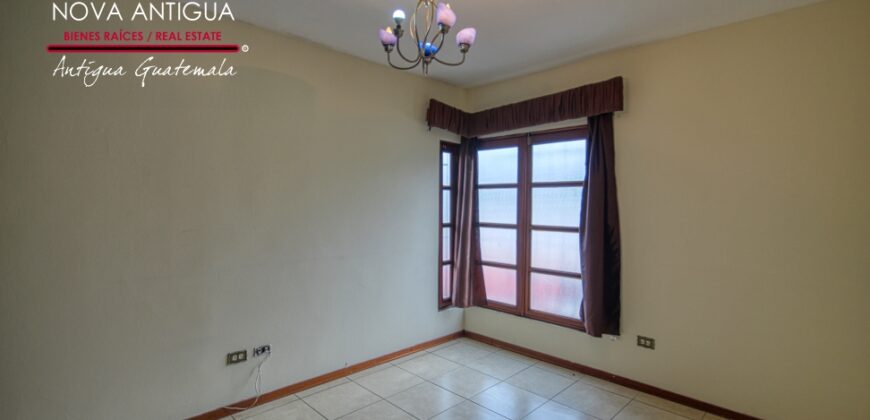 D269 – 5 bedroom house unfurnished