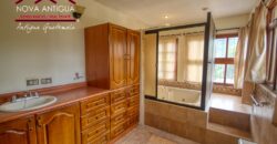 D269 – 5 bedroom house unfurnished