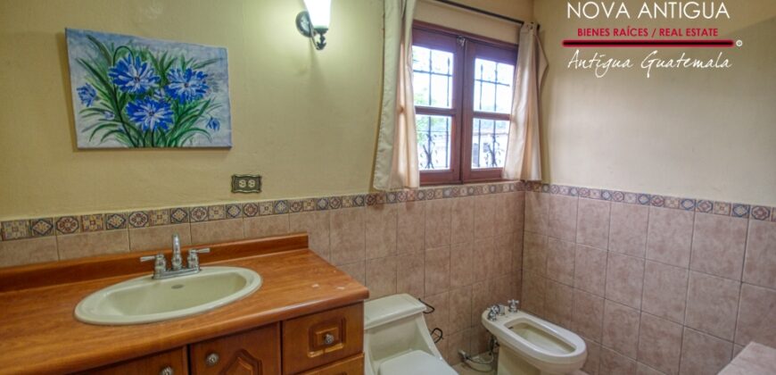 D269 – 5 bedroom house unfurnished