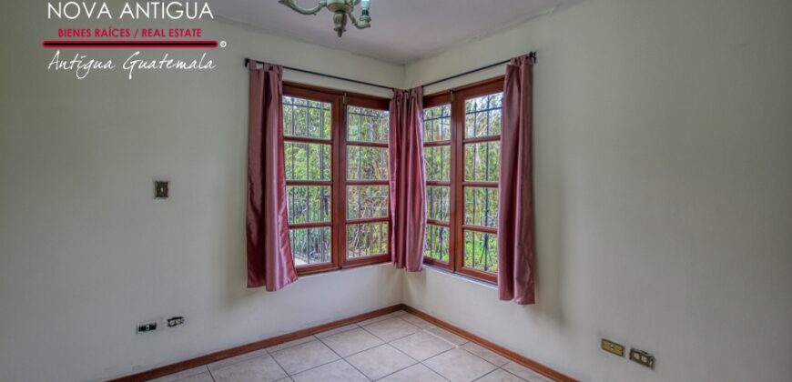 D269 – 5 bedroom house unfurnished