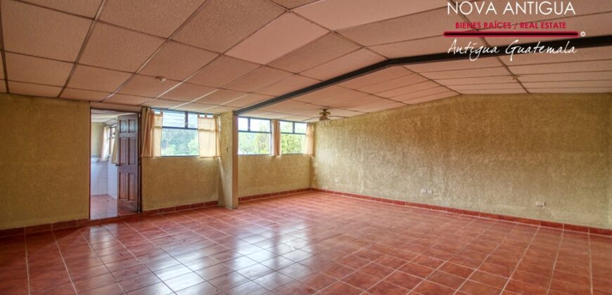 D269 – 5 bedroom house unfurnished