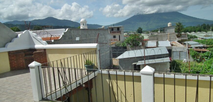 F320 – Casa de 6 habitaciones parcialmente amueblada