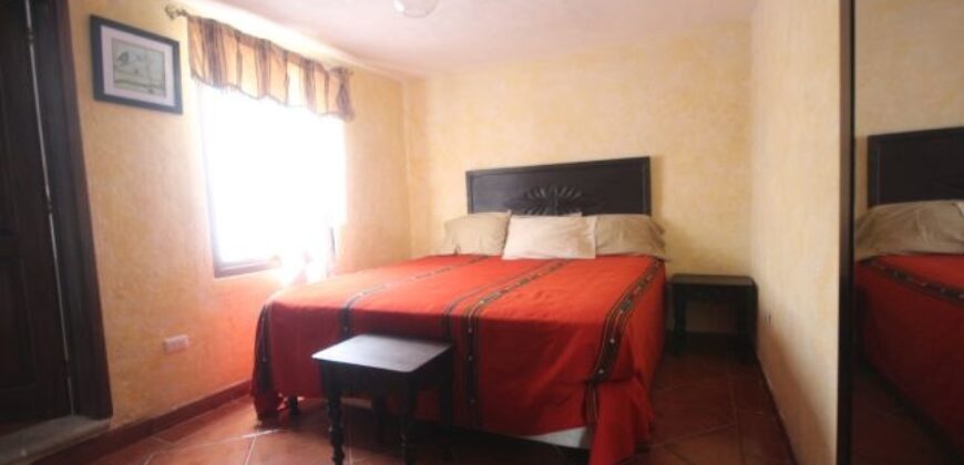 A3091 – Casa completamente amueblada a tan solo 3 cuadras del parque central