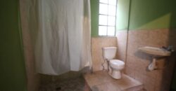 A3096 – Casa de 12 ambientes y 6 baños ideal para hostal u oficinas