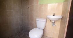 A3096 – Casa de 12 ambientes y 6 baños ideal para hostal u oficinas