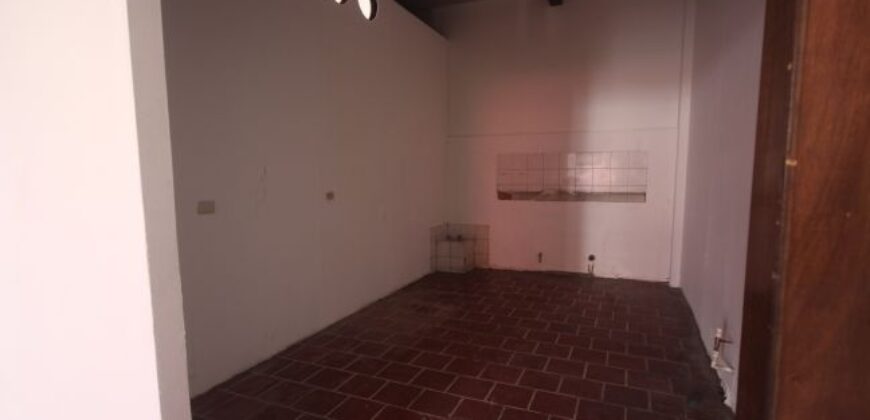 A3103 – Local en renta a pocas cuadras del Parque Central