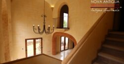 J308 – Beautiful apartment with Venetian details in the area of Ciudad Vieja