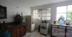 E236 – Ample house for rent in the area of Santa Ana