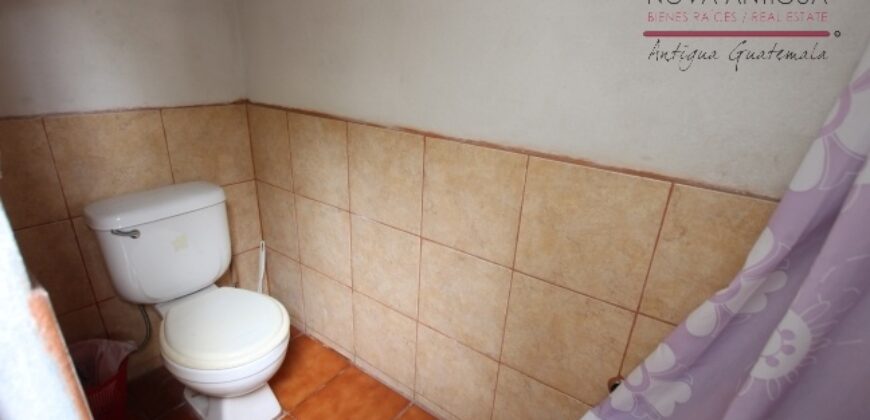 E236 – Ample house for rent in the area of Santa Ana