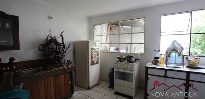 E236 – Ample house for rent in the area of Santa Ana