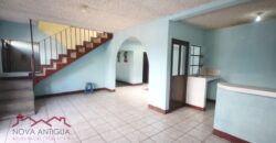 J321 – Amplia casa en renta en Ciudad Vieja