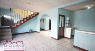 J321 – Ample house for rent in Ciudad Vieja