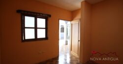 T106 – Amplia casa en renta en Condominio privado