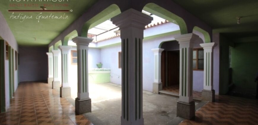 T106 – Ample house for rent in private condominium