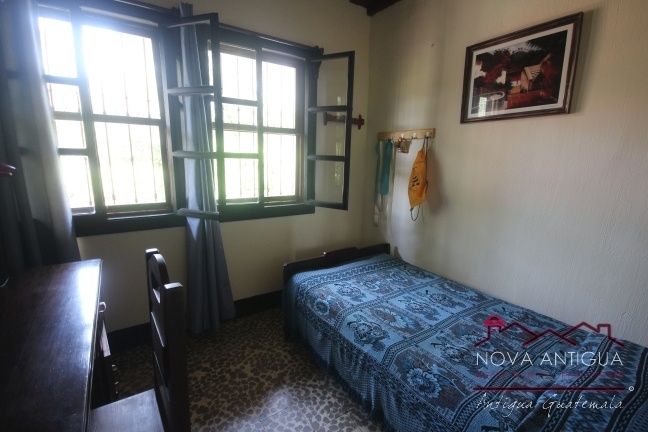 C231 – Ample furnished house for rent