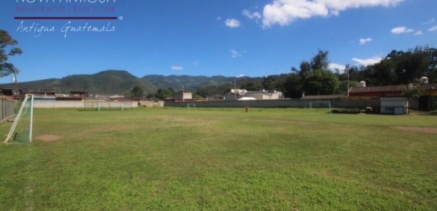 A3397 – Terreno plano en renta a pocas cuadras de la Calzada Santa Lucia