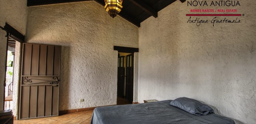 D272 – Casa en venta de 4 habitaciones en Tetuan