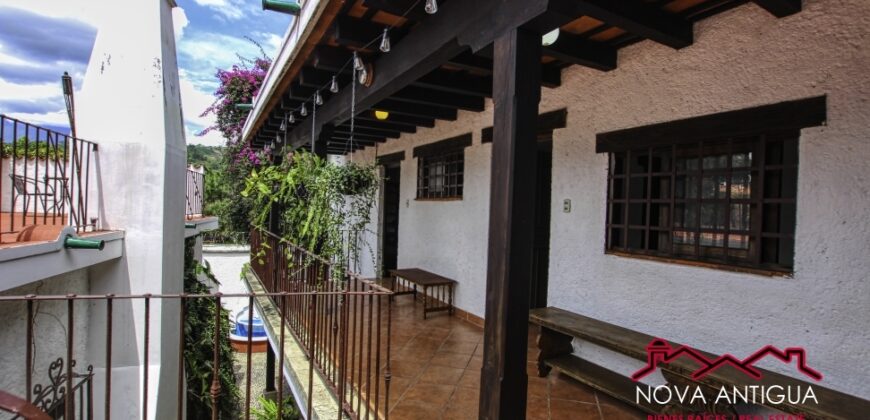 D272 – Casa en venta de 4 habitaciones en Tetuan