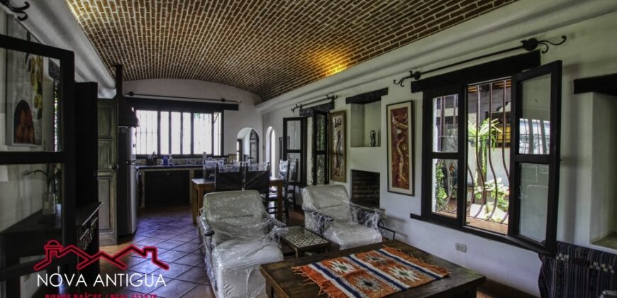 D272 – Casa en venta de 4 habitaciones en Tetuan