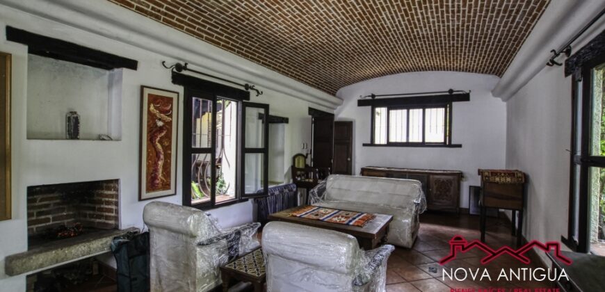 D272 – Casa en venta de 4 habitaciones en Tetuan