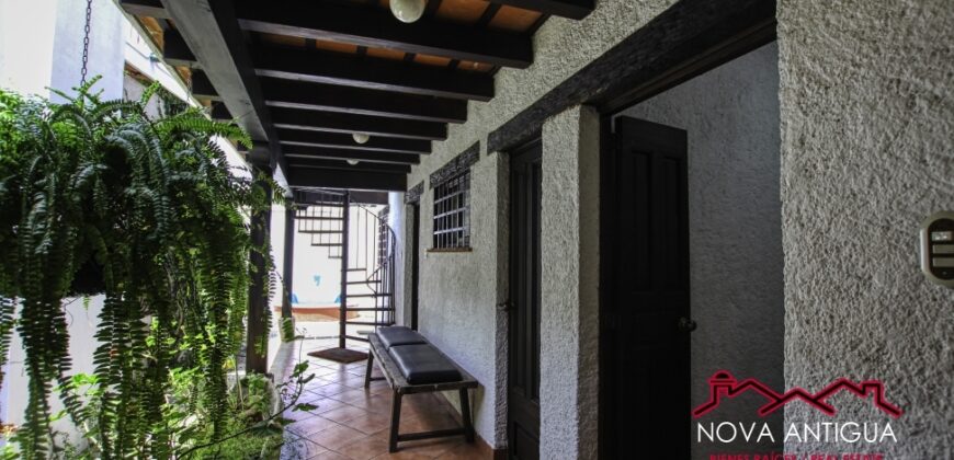 D272 – Casa en venta de 4 habitaciones en Tetuan