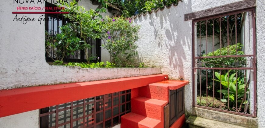 D272 – Casa en venta de 4 habitaciones en Tetuan