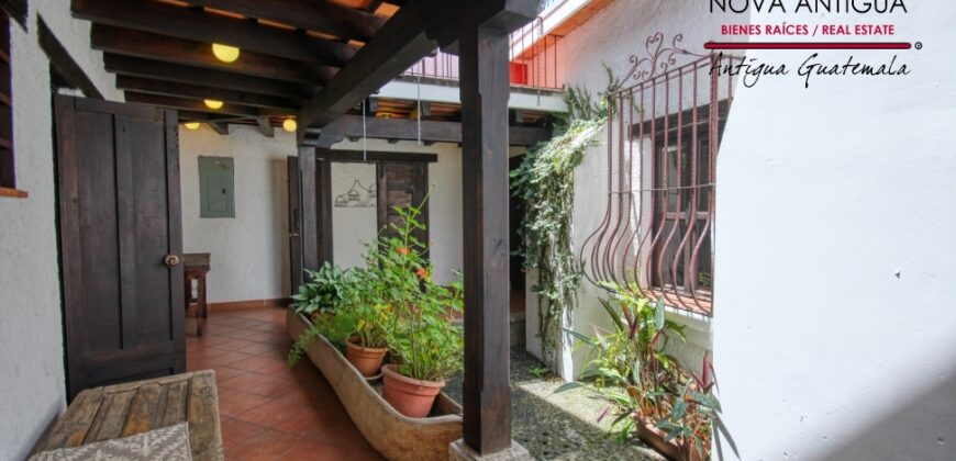 D272 – Casa en venta de 4 habitaciones en Tetuan