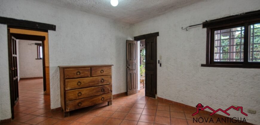 D272 – Casa en venta de 4 habitaciones en Tetuan